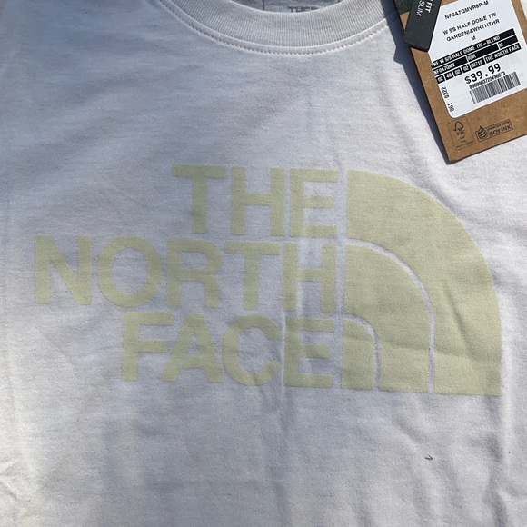 NWT The North Face T-Shirt - Picture 3 of 3